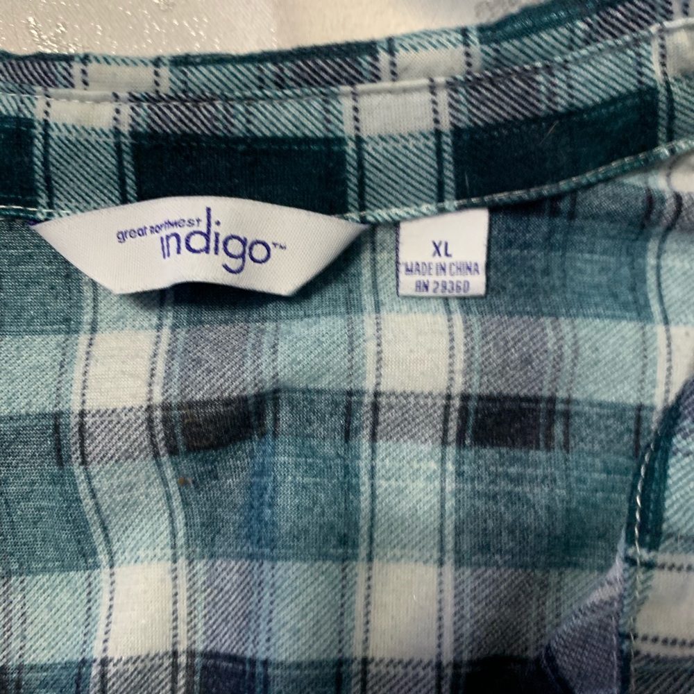 Button down top - Picture 2 of 2